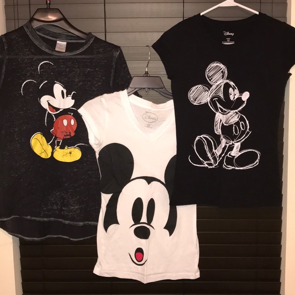 Tops - ❣️Women’s Mickey Mouse shirt❣️